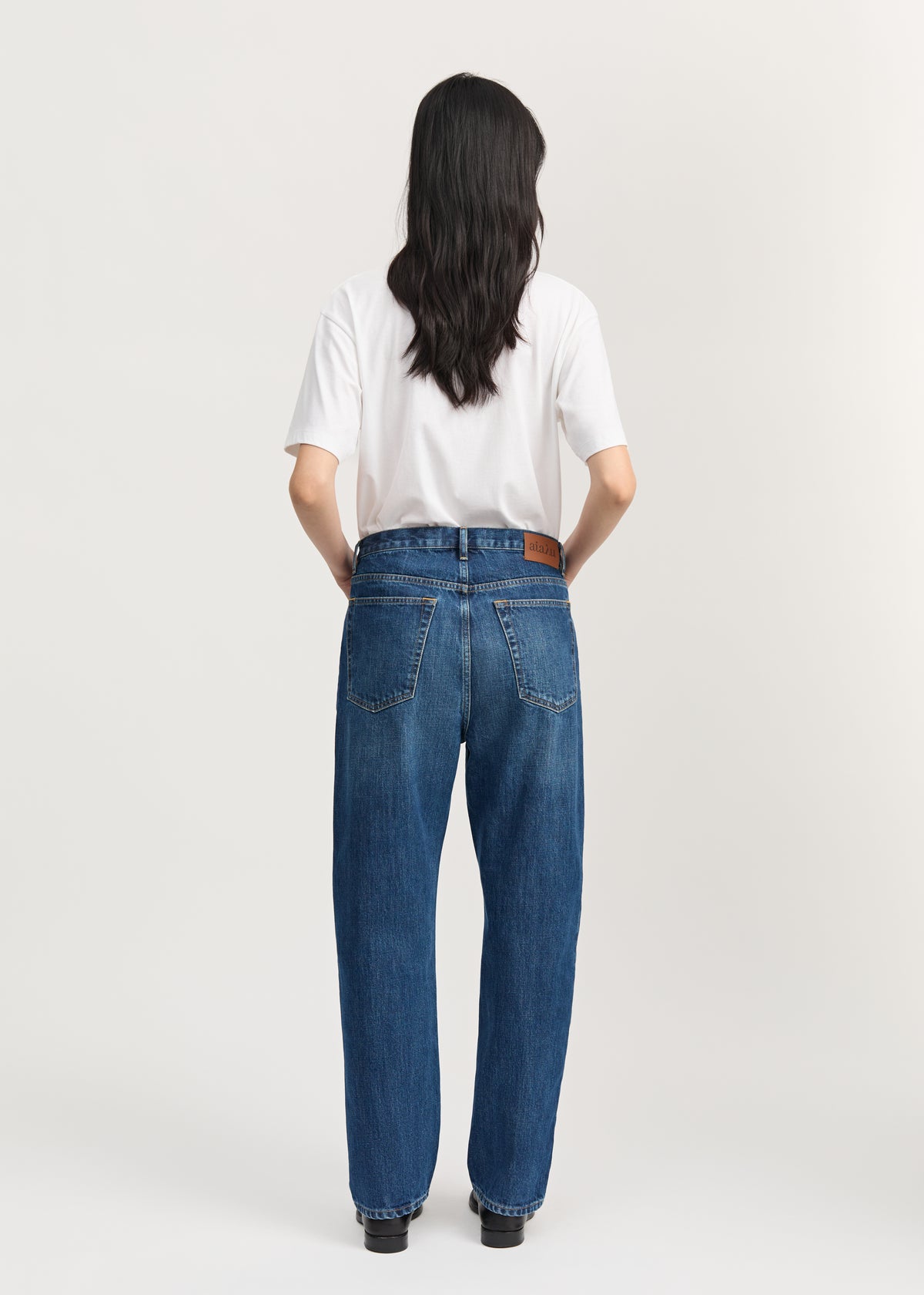 Collin midwaist relaxed jeans | Worn blue Jeans aiayu