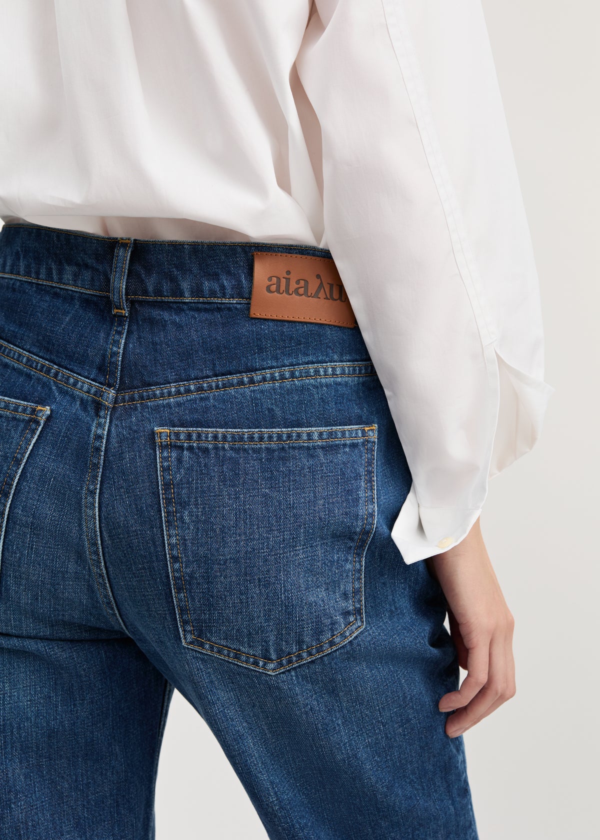 Cooper highwaist straight jeans | Worn blue Jeans aiayu