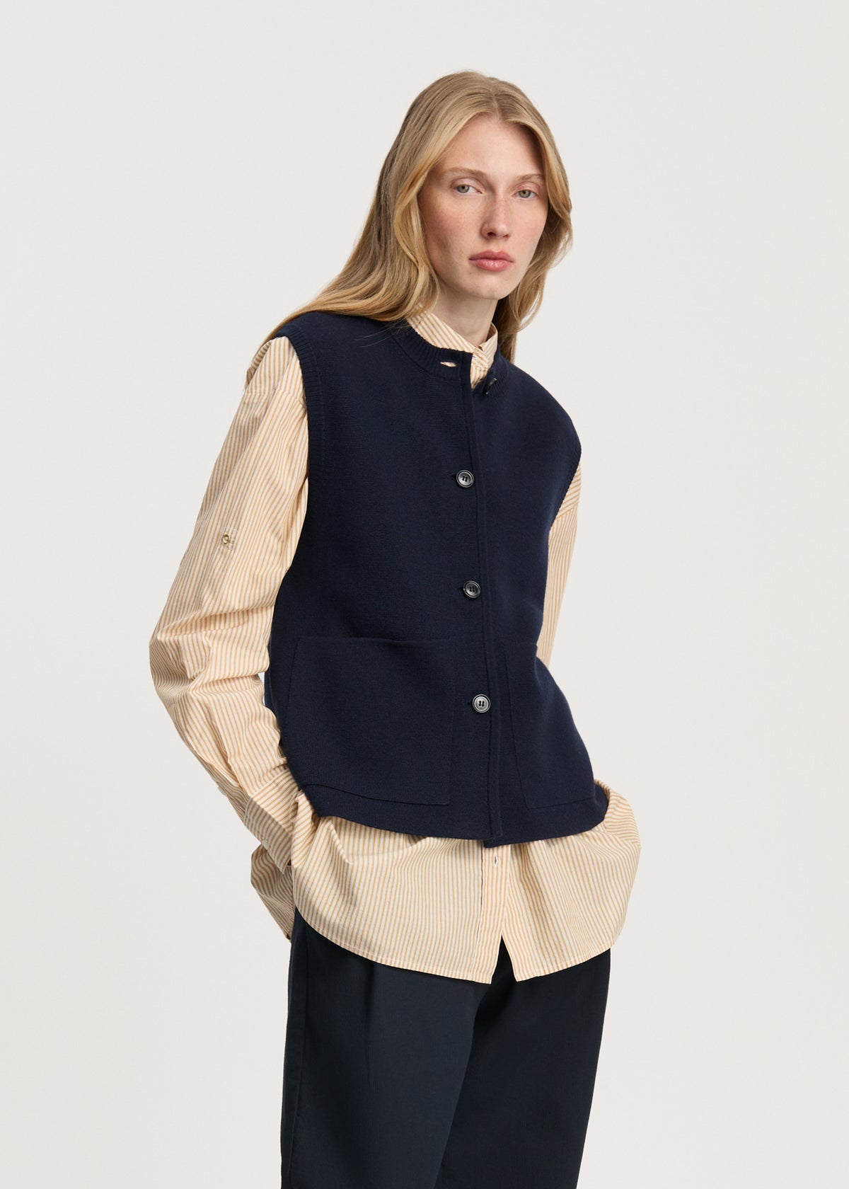 Elva vest – merino wool | Navy Vest aiayu