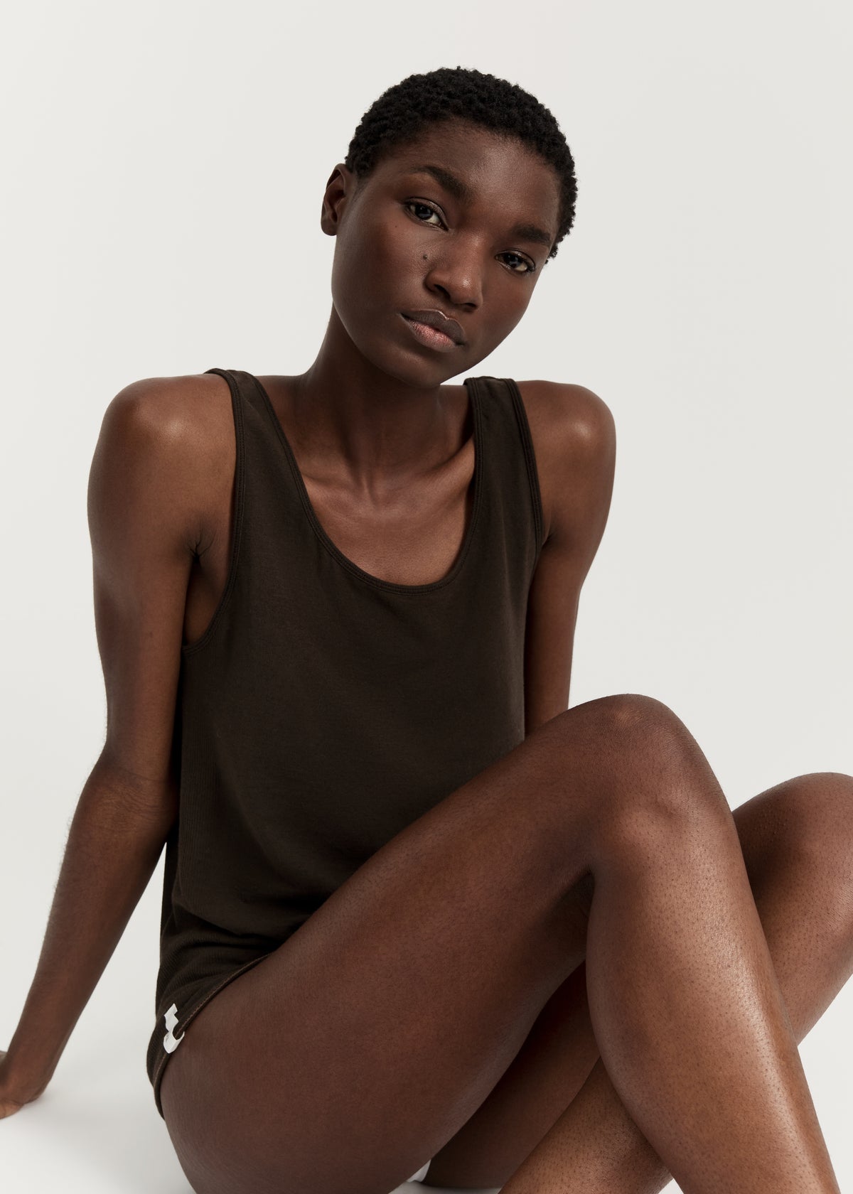 Gentle tank – cotton cashmere blend | Dark brown Top aiayu