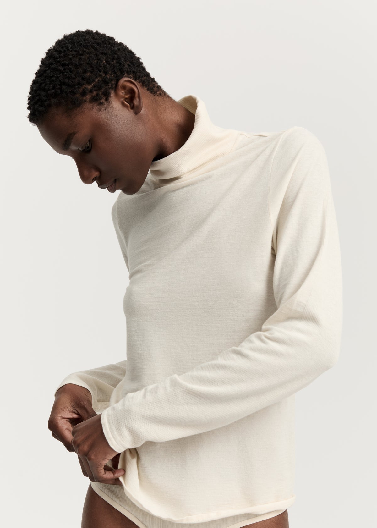 Gentle turtleneck – cotton cashmere blend | Pure ecru Blouse aiayu