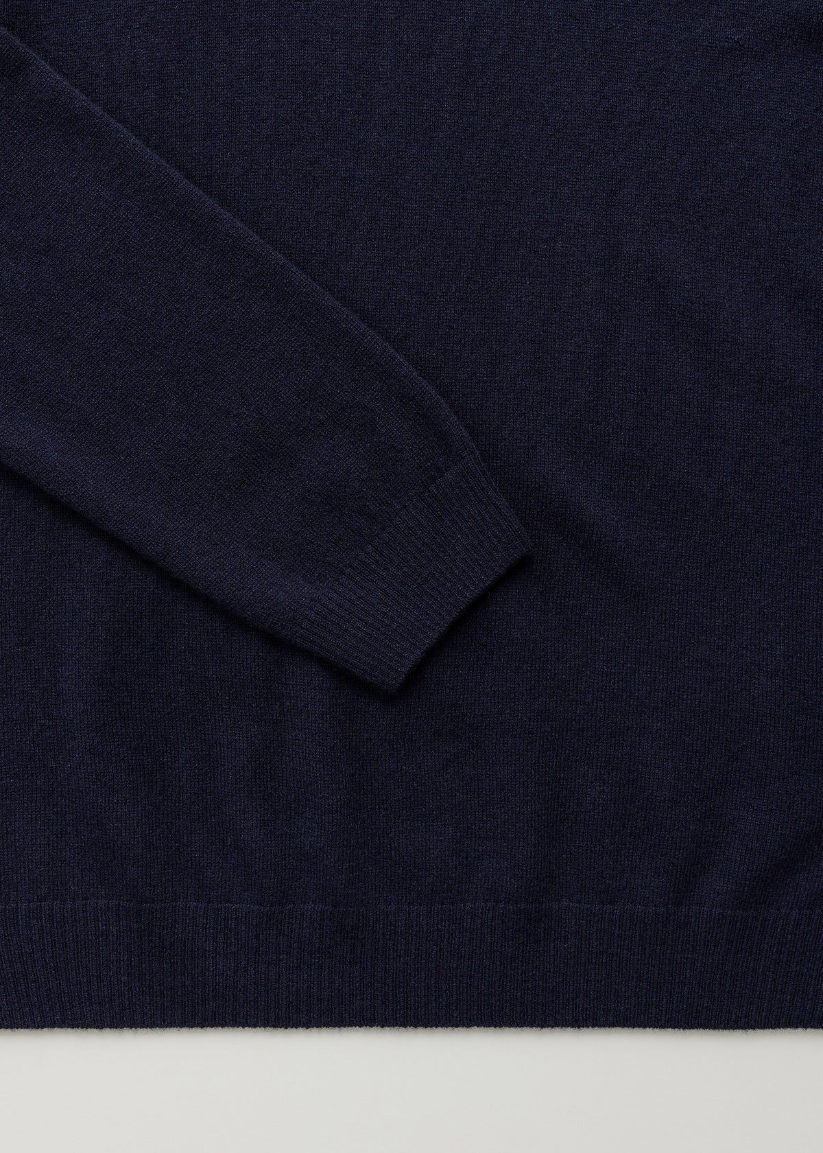 Leonardo sweater – pure cashmere | Black Blue Sweater aiayu