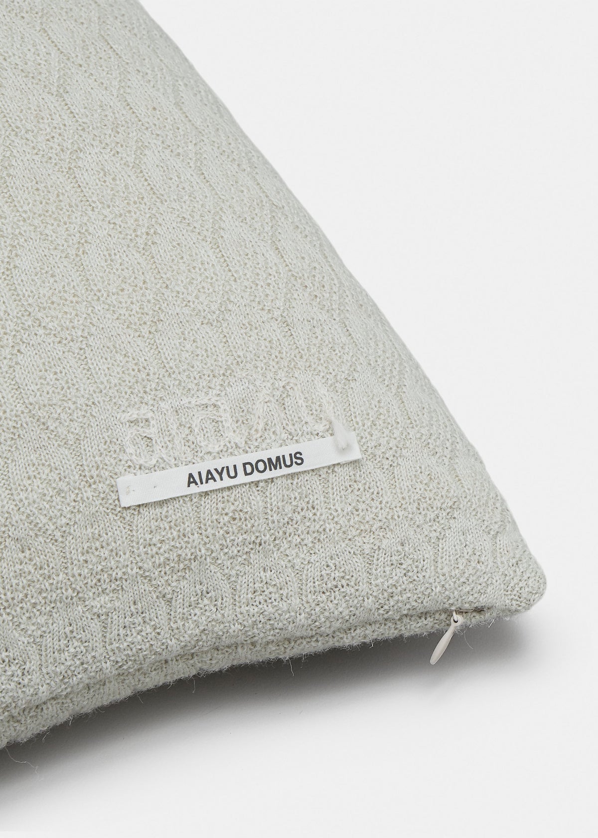 Raul llama wool pillow - 50x50 | Cabbage eiayu.com