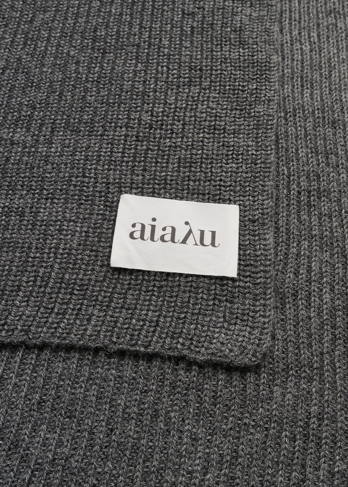 Tito llama wool throw - 130x160 | Stormy Throw aiayu