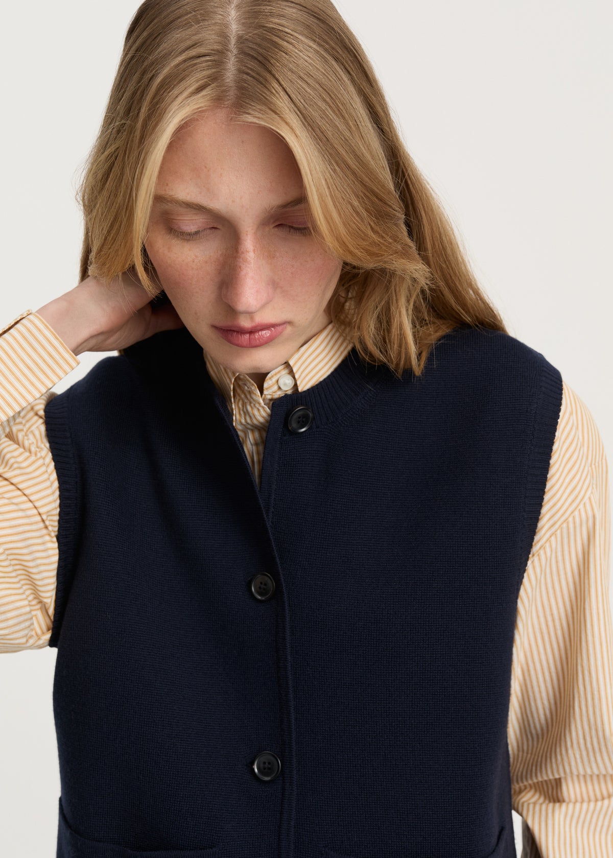 Elva vest – merino wool | Navy Vest aiayu