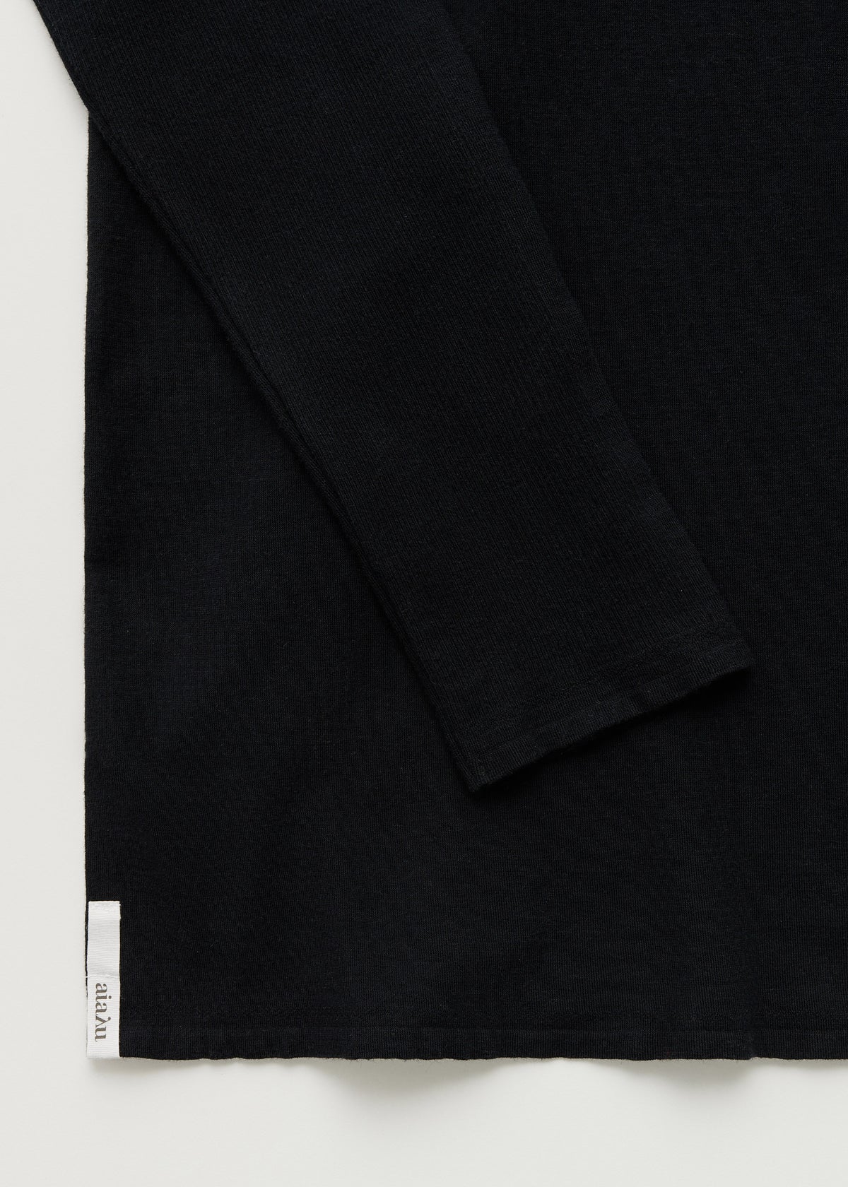 Gentle tank – cotton cashmere blend | Black Top aiayu