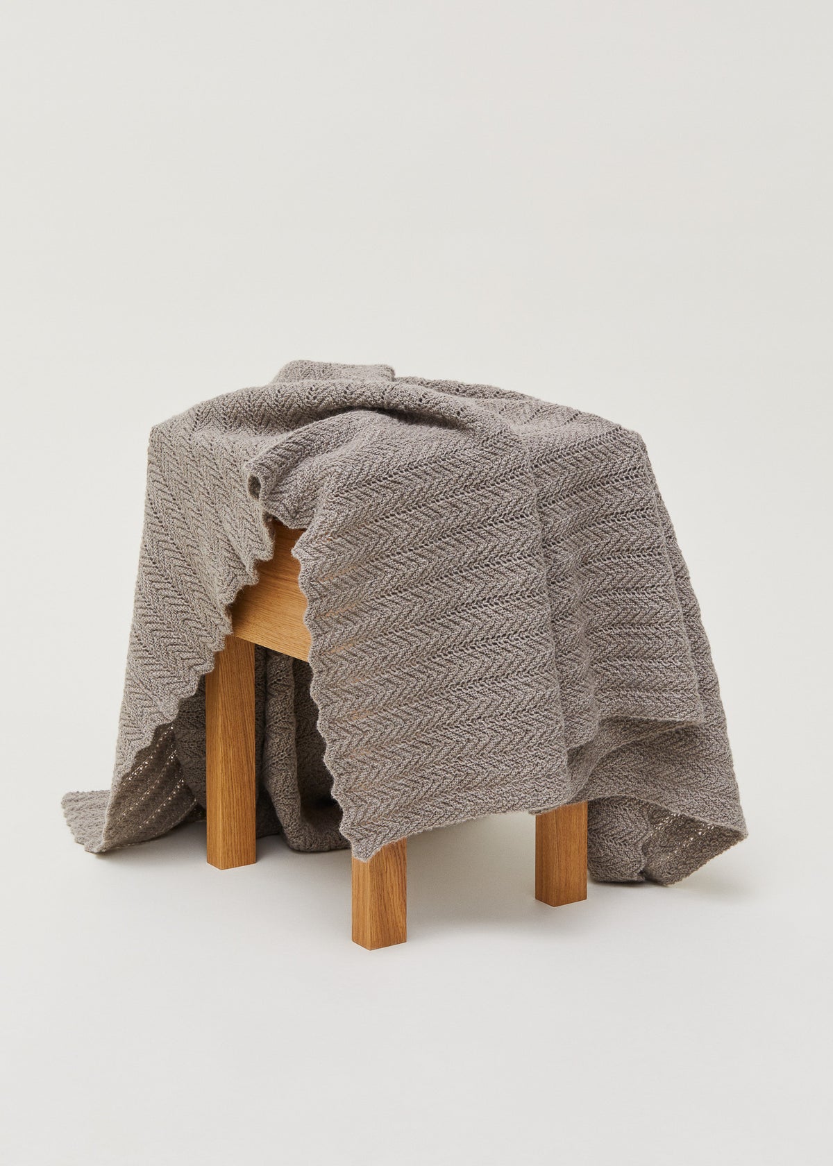 Hollie classic throw - 130x160 | Pure nougat melange Throw aiayu