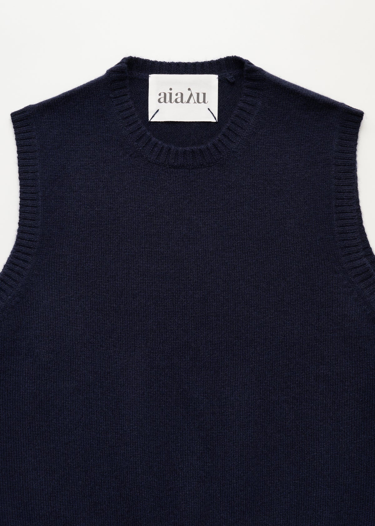 Ingeborg vest – cashmere | Black blue Vest aiayu