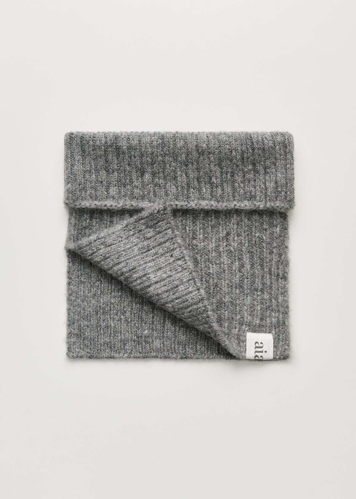 Nellie neck warmer – llama | Pure light grey Scarf aiayu