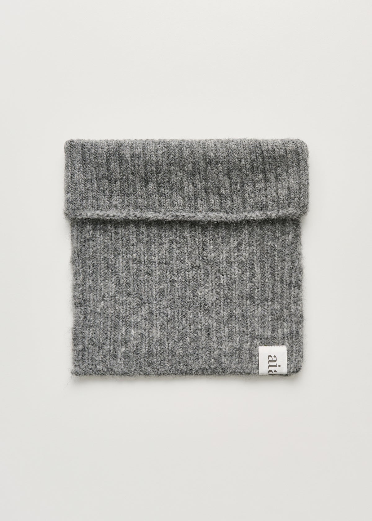 Nellie neck warmer – llama | Pure light grey Scarf aiayu