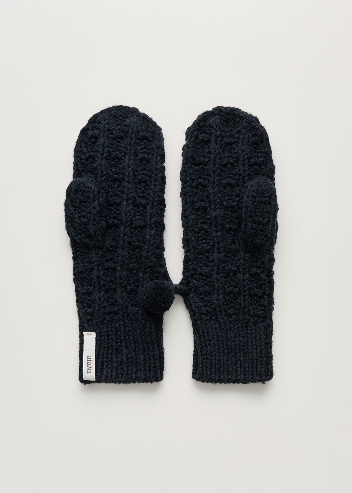 Oponi mittens – highland wool | Black navy Mittens aiayu