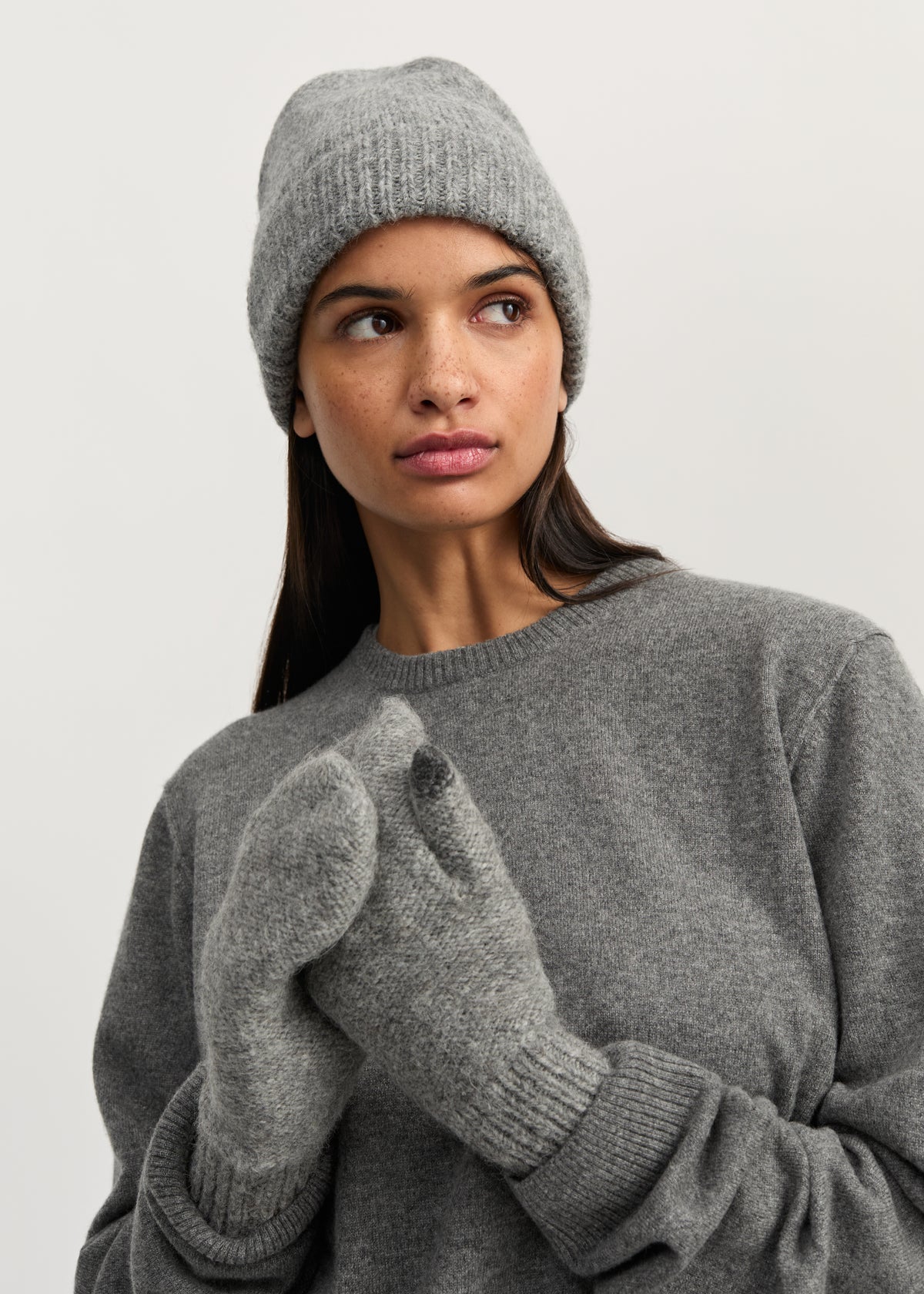 Sadie mittens – llama | Pure light grey Mittens aiayu